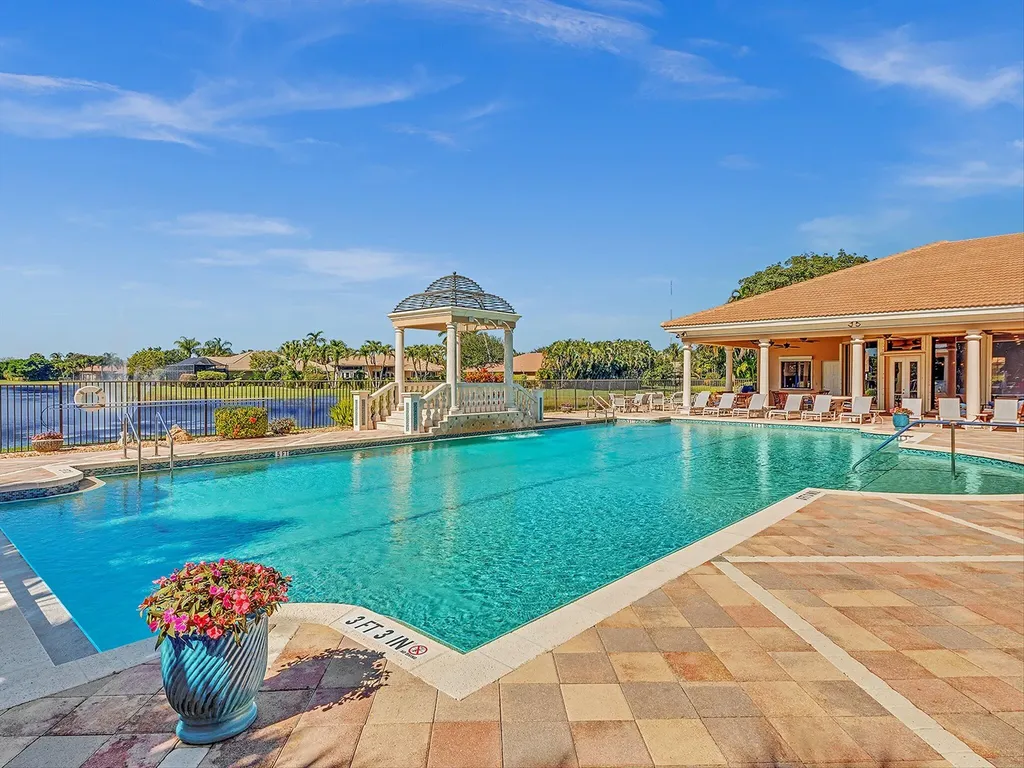 8005 Via Grande Boynton Beach FL 33437