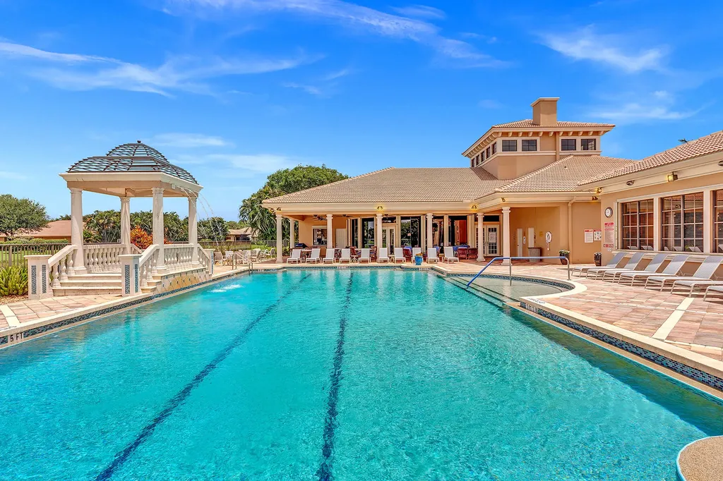 8005 Via Grande Boynton Beach FL 33437