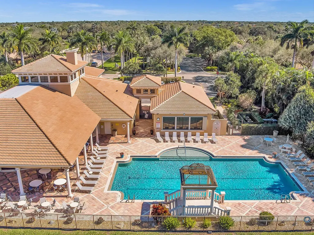8005 Via Grande Boynton Beach FL 33437