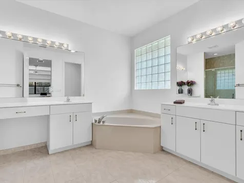 8005 Via Grande Boynton Beach FL 33437