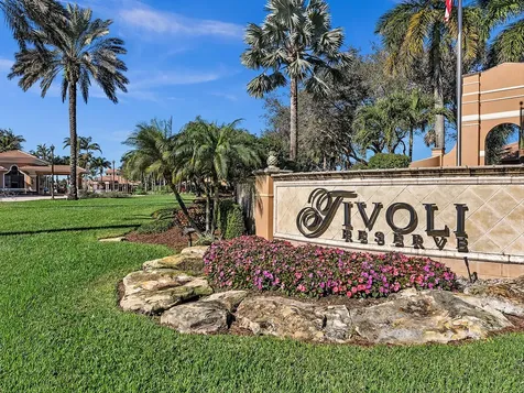 8005 Via Grande Boynton Beach FL 33437