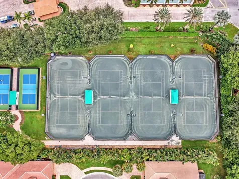 8005 Via Grande Boynton Beach FL 33437