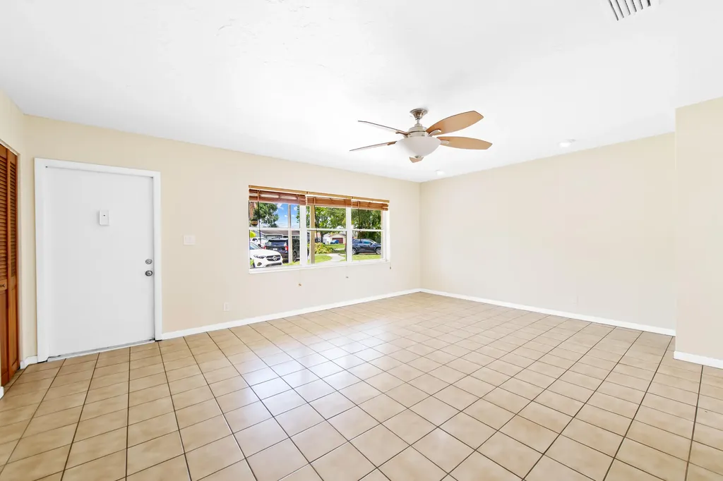 18451 Spanish Isle Place Boca Raton FL 33496