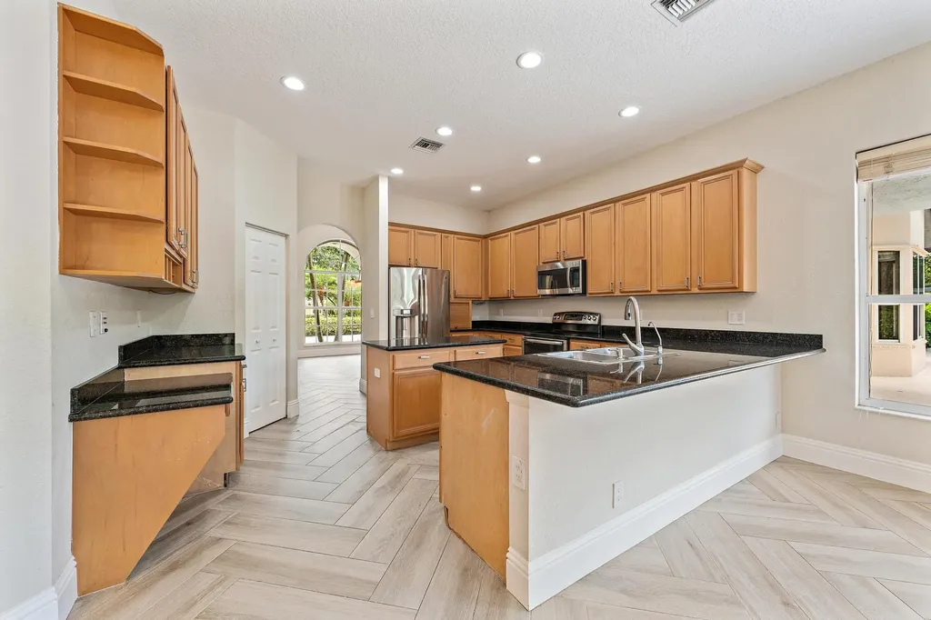 7087 N 155th Place Place N Palm Beach Gardens FL 33418