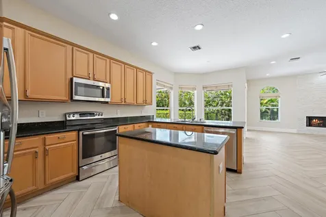 7087 N 155th Place Place N Palm Beach Gardens FL 33418