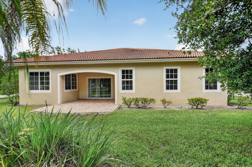 6810 Osage Circle Greenacres FL 33413
