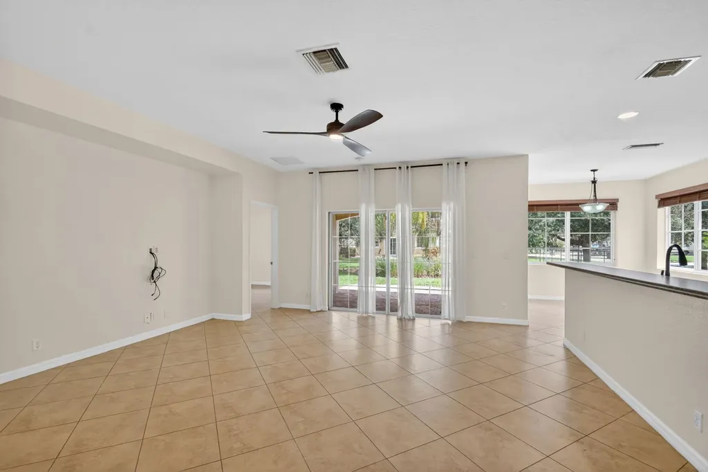 6810 Osage Circle Greenacres FL 33413
