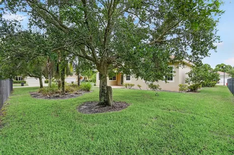 6810 Osage Circle Greenacres FL 33413