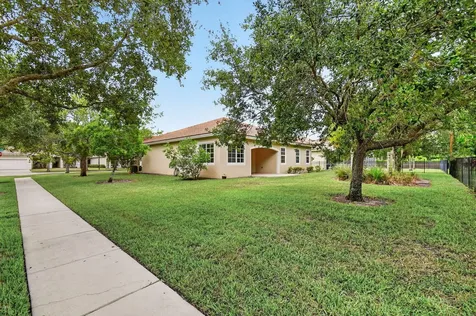 6810 Osage Circle Greenacres FL 33413