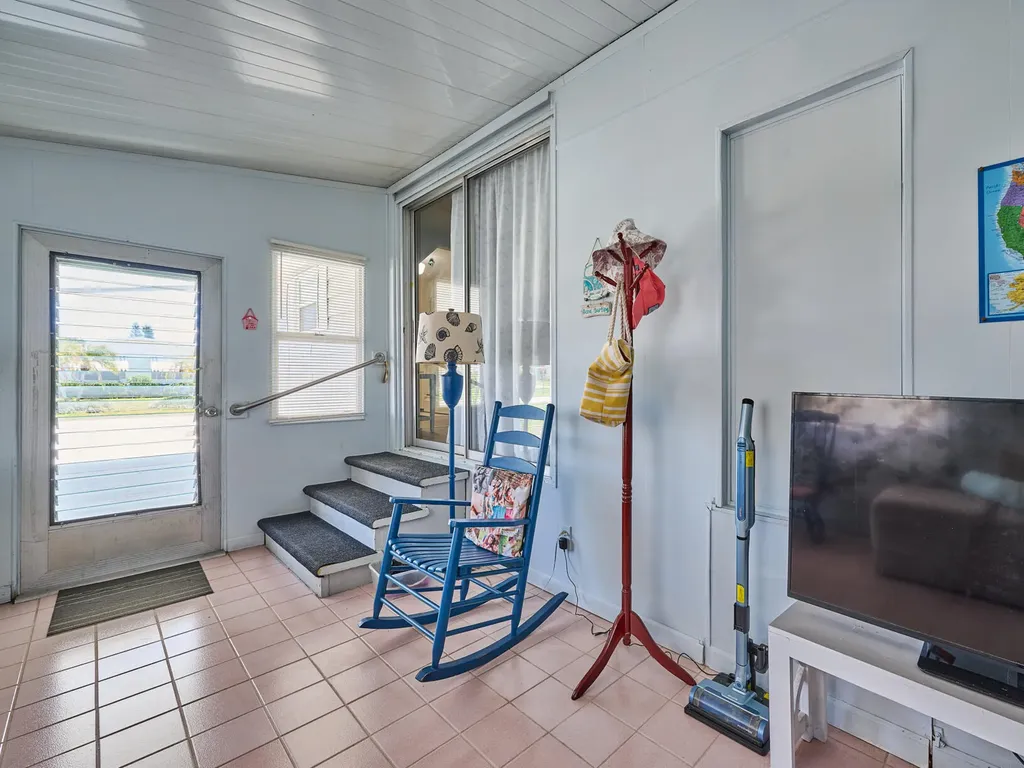 6977 SE Delegate Street Hobe Sound FL 33455