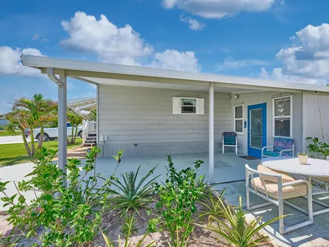 6977 SE Delegate Street Hobe Sound FL 33455