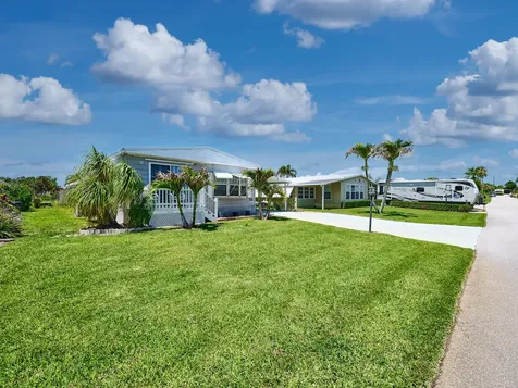6977 SE Delegate Street Hobe Sound FL 33455