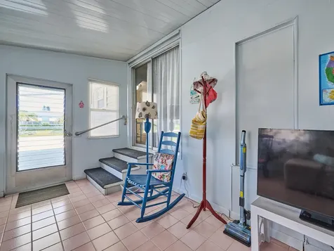 6977 SE Delegate Street Hobe Sound FL 33455
