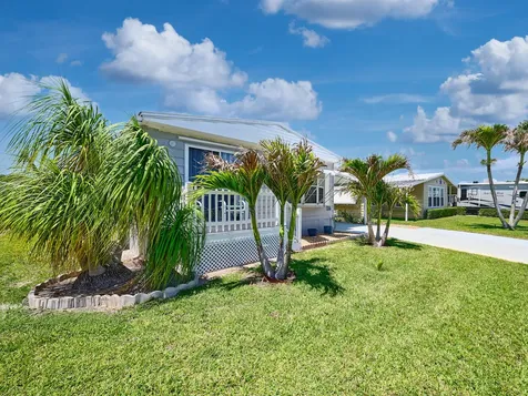 6977 SE Delegate Street Hobe Sound FL 33455