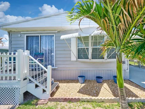 6977 SE Delegate Street Hobe Sound FL 33455