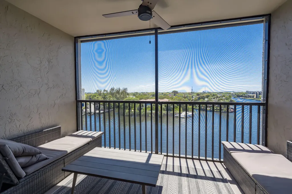 22 Royal Palm Way Boca Raton FL 33432
