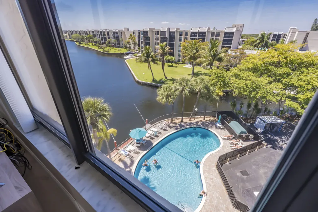 22 Royal Palm Way Boca Raton FL 33432