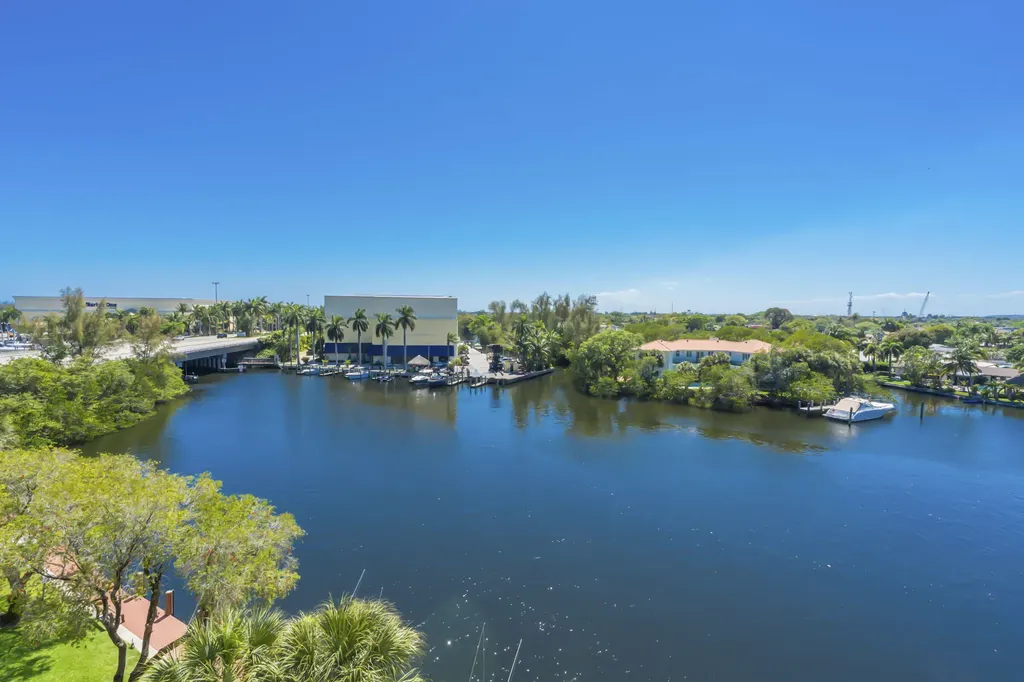 22 Royal Palm Way Boca Raton FL 33432