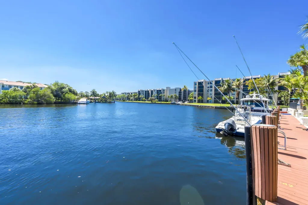 22 Royal Palm Way Boca Raton FL 33432