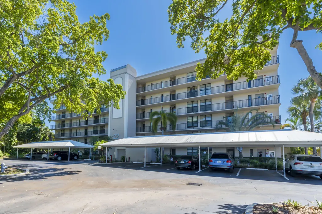 22 Royal Palm Way Boca Raton FL 33432
