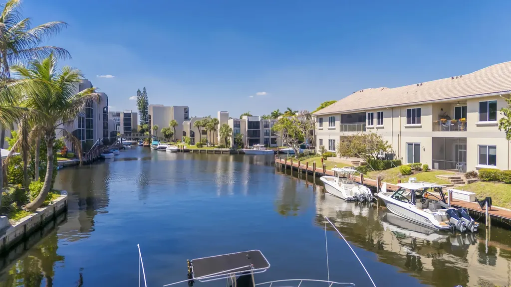 22 Royal Palm Way Boca Raton FL 33432
