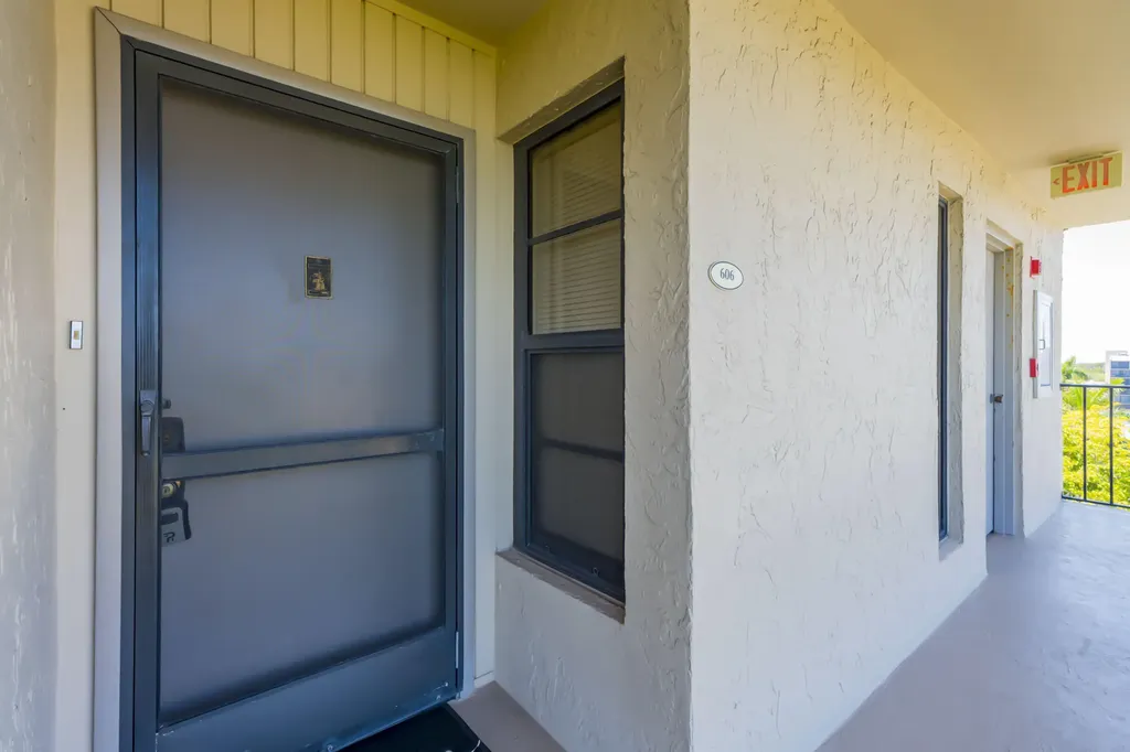 22 Royal Palm Way Boca Raton FL 33432