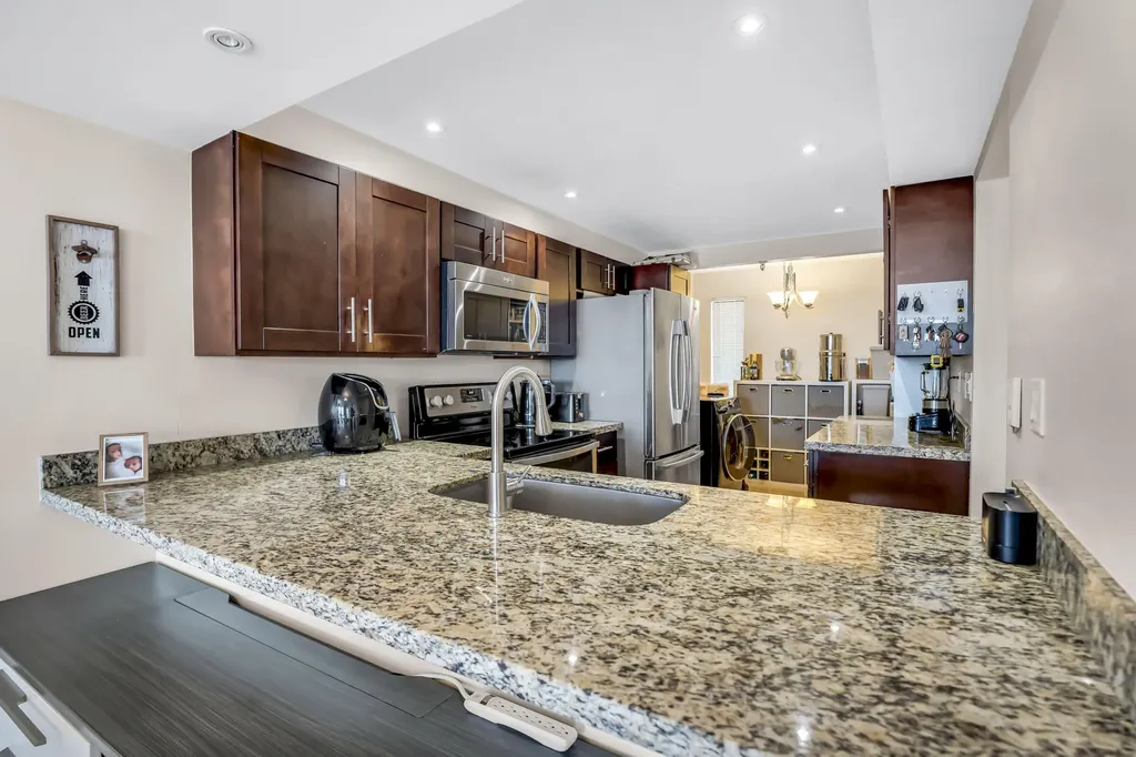 22 Royal Palm Way Boca Raton FL 33432