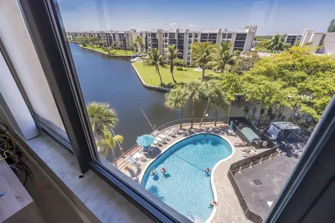 22 Royal Palm Way Boca Raton FL 33432