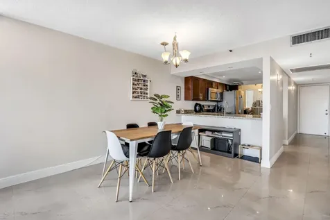 22 Royal Palm Way Boca Raton FL 33432