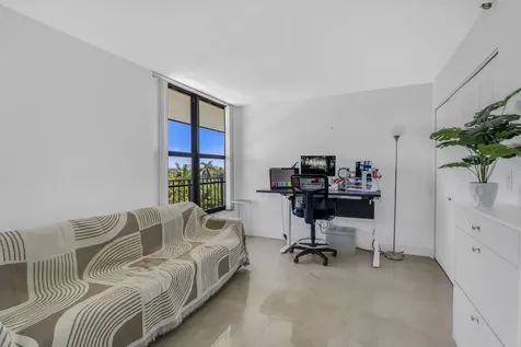 22 Royal Palm Way Boca Raton FL 33432