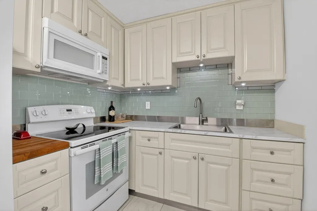502 Normandy K Delray Beach FL 33484