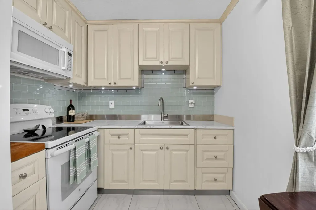 502 Normandy K Delray Beach FL 33484