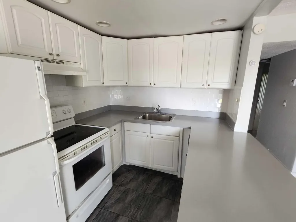 100 Village Green Circle E Palm Springs FL 33461