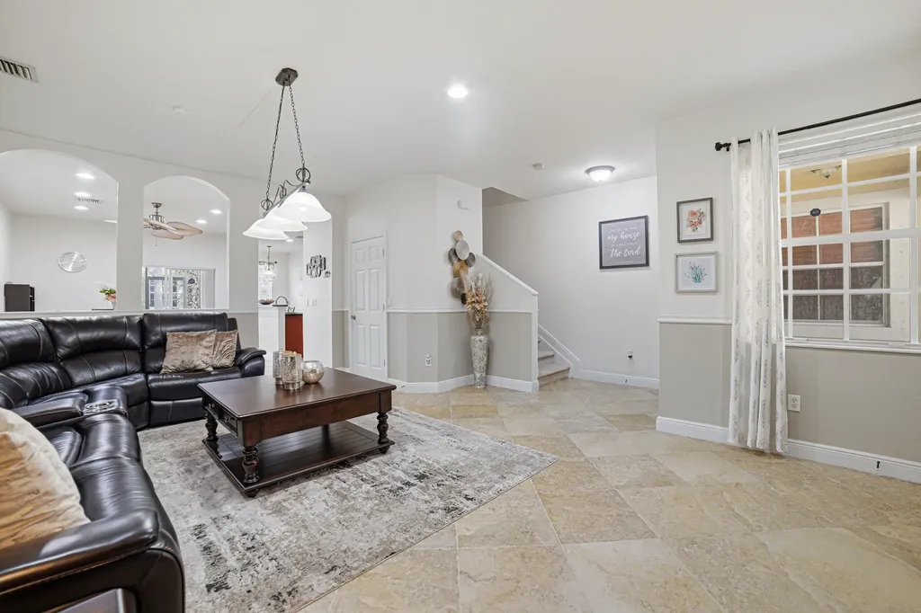 9153 Whistable Walk Tamarac FL 33321