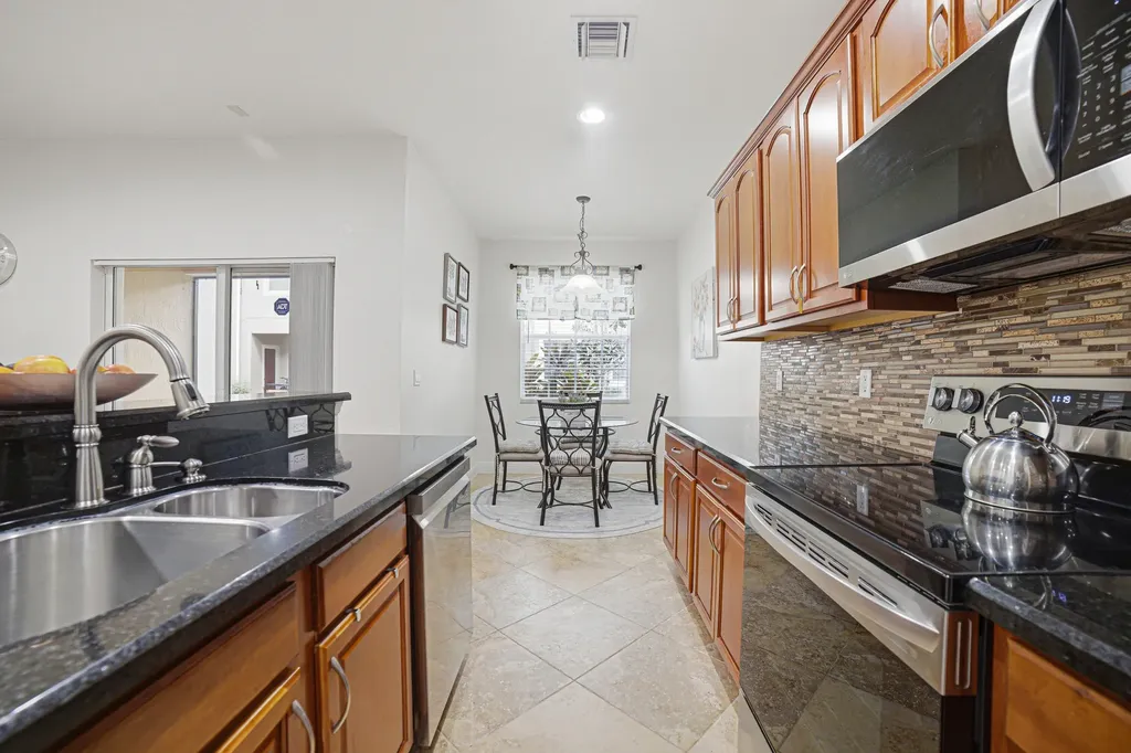 9153 Whistable Walk Tamarac FL 33321