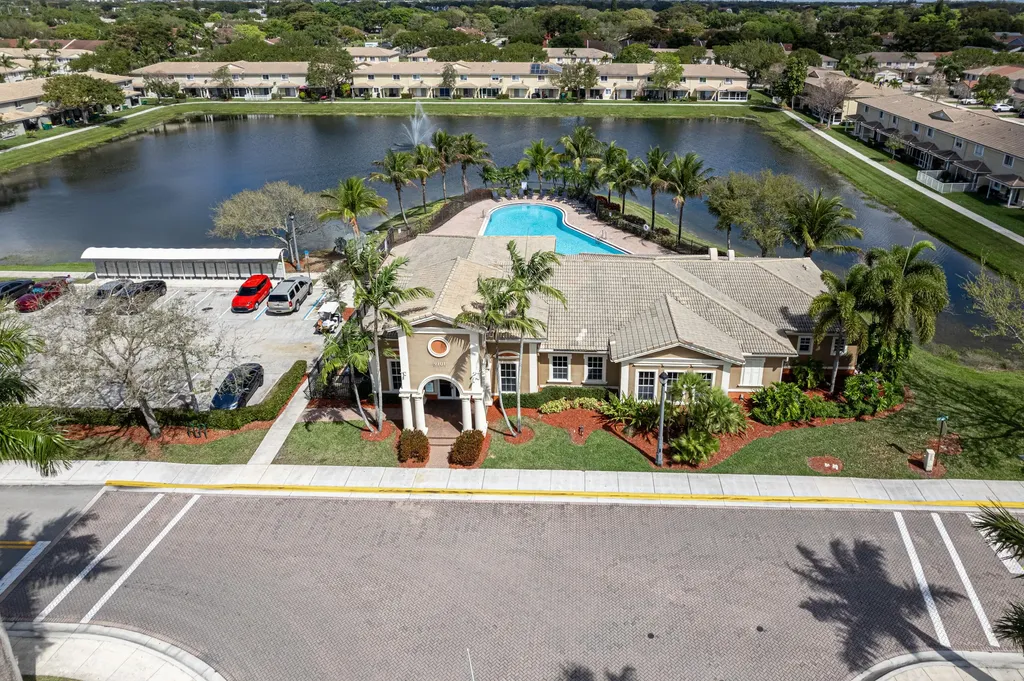 9153 Whistable Walk Tamarac FL 33321