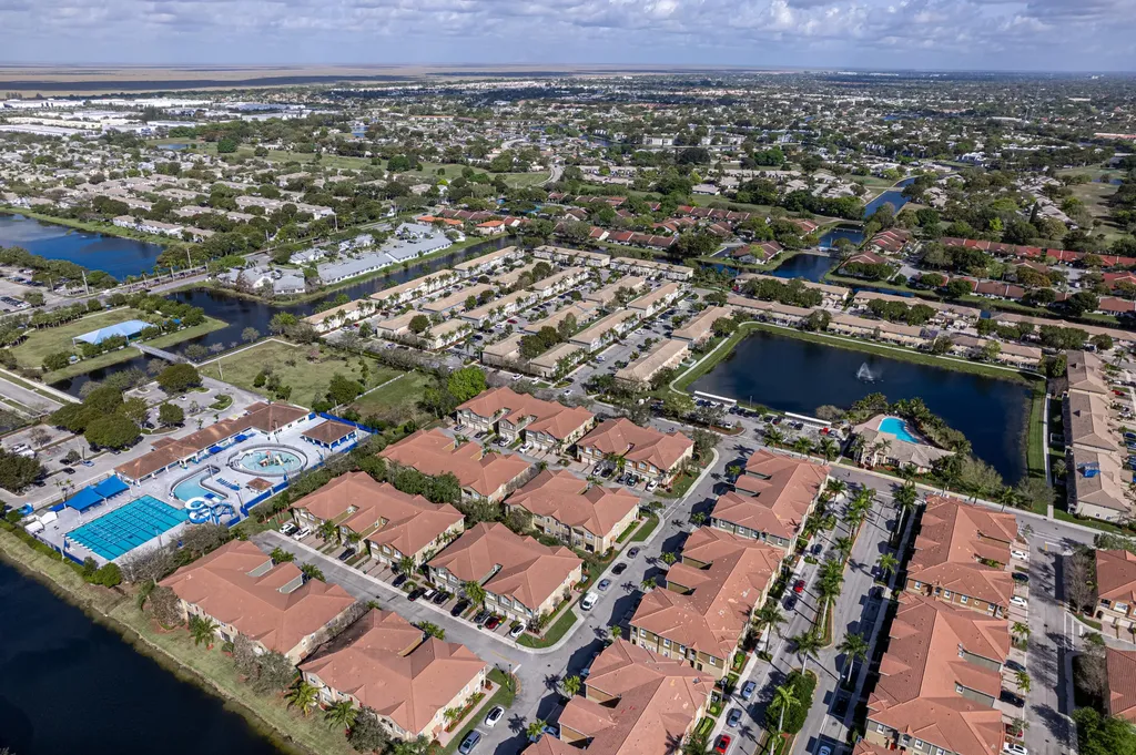 9153 Whistable Walk Tamarac FL 33321