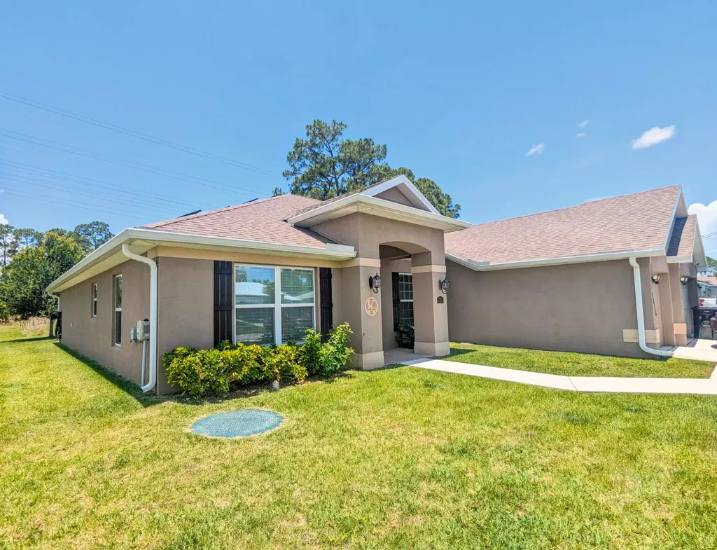 1858 SW Mackenzie Street Port St Lucie FL 34953