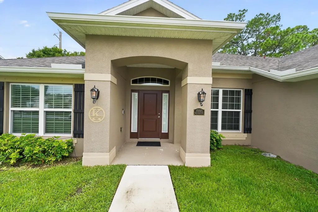 1858 SW Mackenzie Street Port St Lucie FL 34953
