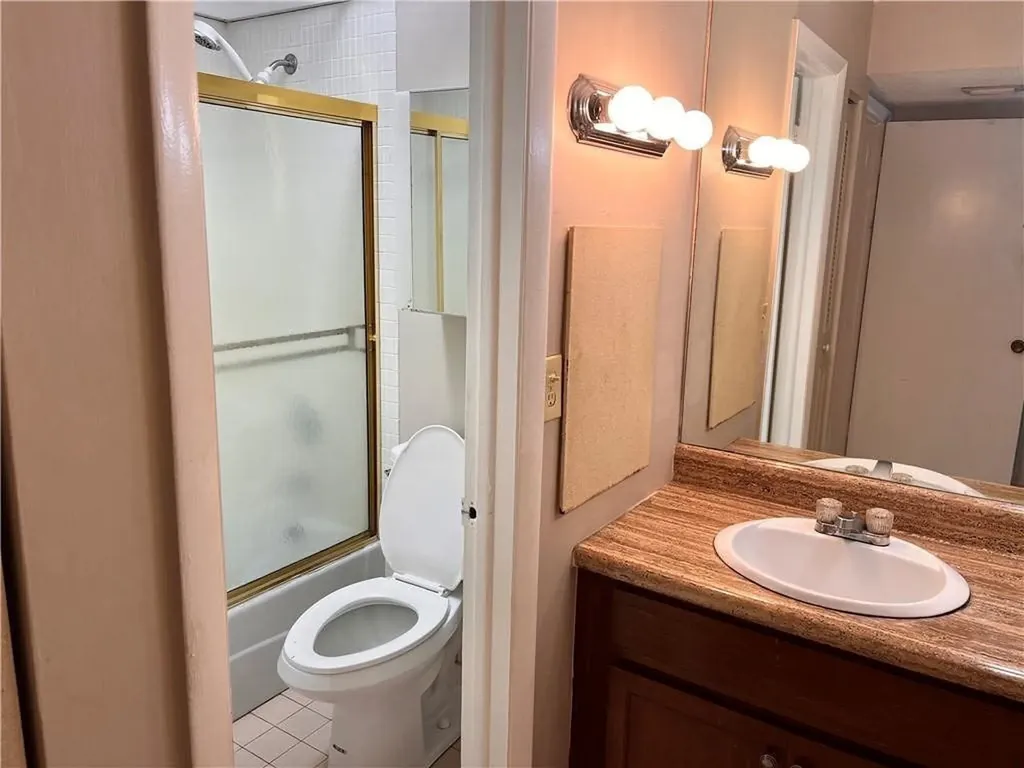 3690 Inverrary Drive Lauderhill FL 33319