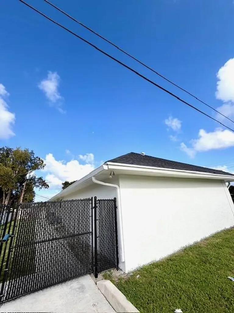 4259 10th Avenue N Lake Worth Beach FL