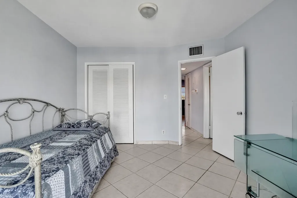 930 SE 9th Avenue Pompano Beach FL 33060