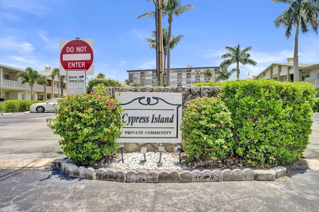 930 SE 9th Avenue Pompano Beach FL 33060