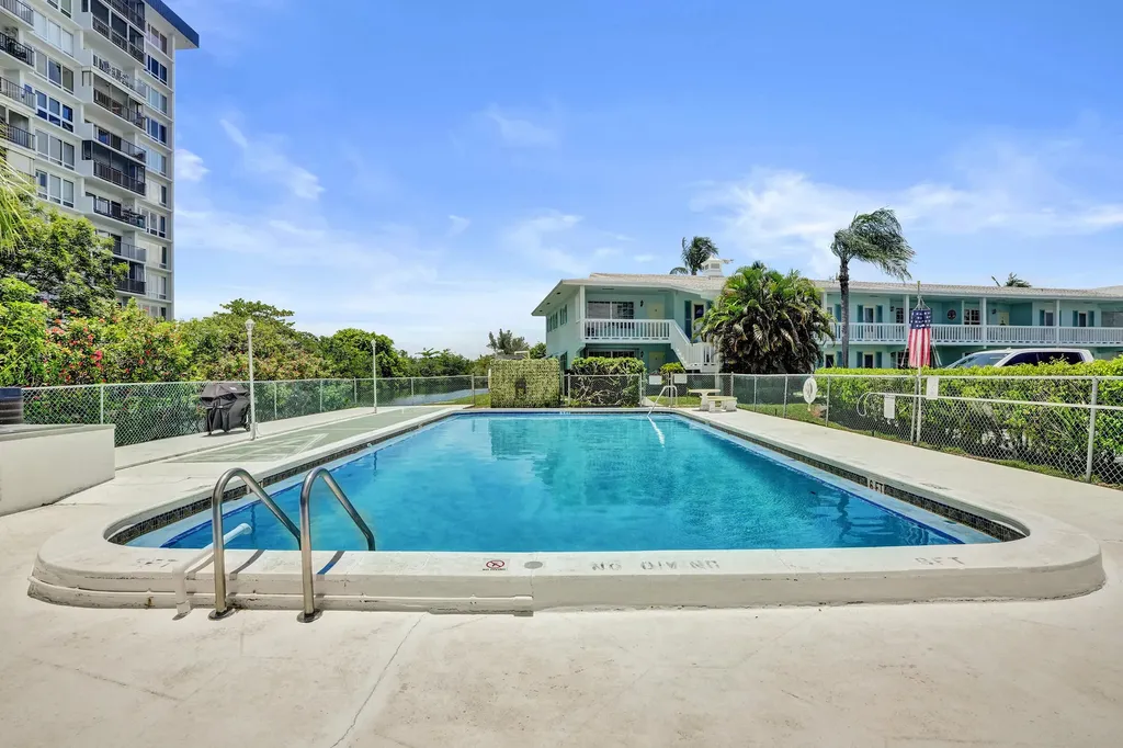 930 SE 9th Avenue Pompano Beach FL 33060