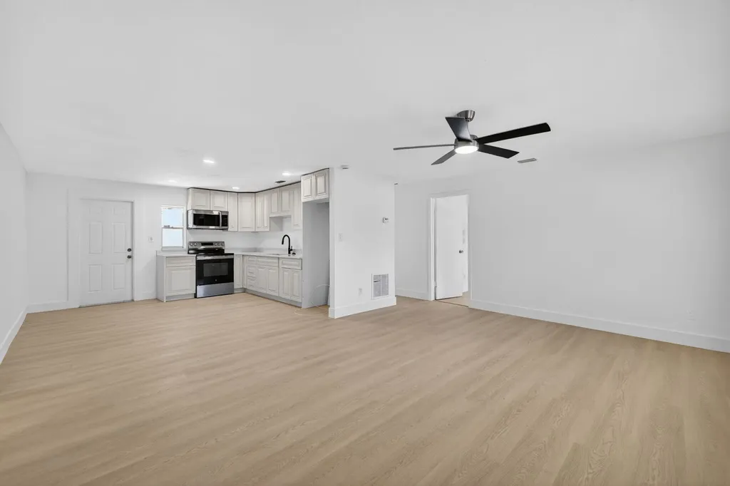 812 N 24th Street Fort Pierce FL 34950