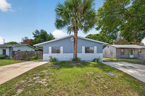 812 N 24th Street Fort Pierce FL 34950