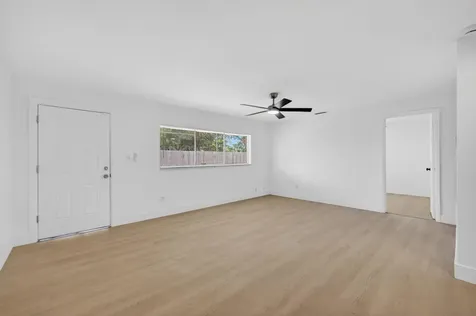 812 N 24th Street Fort Pierce FL 34950