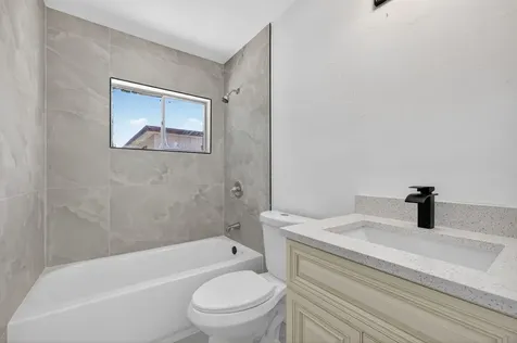 812 N 24th Street Fort Pierce FL 34950
