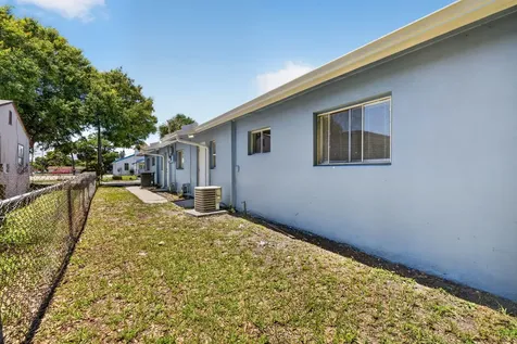812 N 24th Street Fort Pierce FL 34950