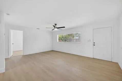 812 N 24th Street Fort Pierce FL 34950